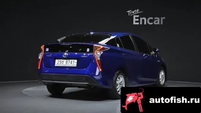 Toyota Prius Prius 4th Generation 2018 года - вид 2