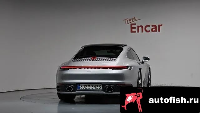 Porsche 911 911 (992) 2022 года - вид 3