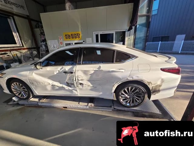 Lexus ES ES300h 7th generation 2025 года - похожие автомобили