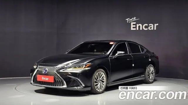 Lexus ES ES300h 7th generation 2020 года - вид 1