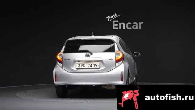Toyota Prius Prius C 2018 года - вид 4