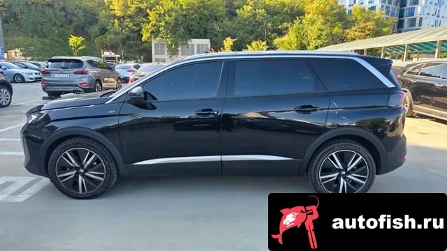 Peugeot 5008 5008 second generation 2024 года - вид 3
