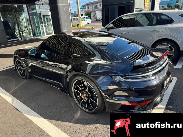 Porsche 911 911 (992) 2022 года - вид 3