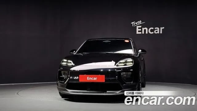 Porsche Macan Makan EV 2025 года - вид 3