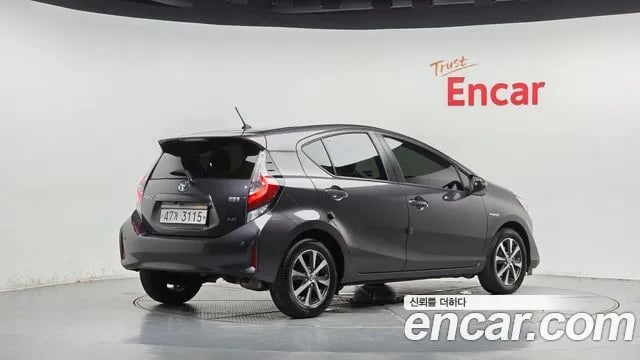 Toyota Prius Prius C 2018 года - похожие автомобили