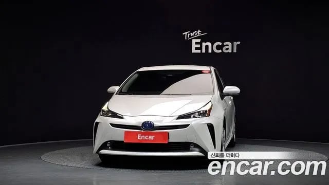 Toyota Prius Prius 4th Generation 2021 года - вид 3