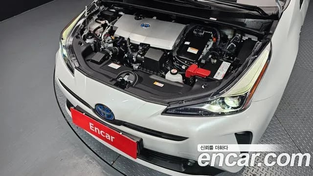 Toyota Prius Prius 4th Generation 2021 года - вид 6