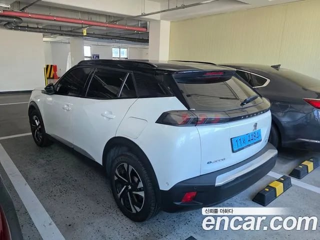 Peugeot 2008 e-2008 second generation 2021 года - вид 2