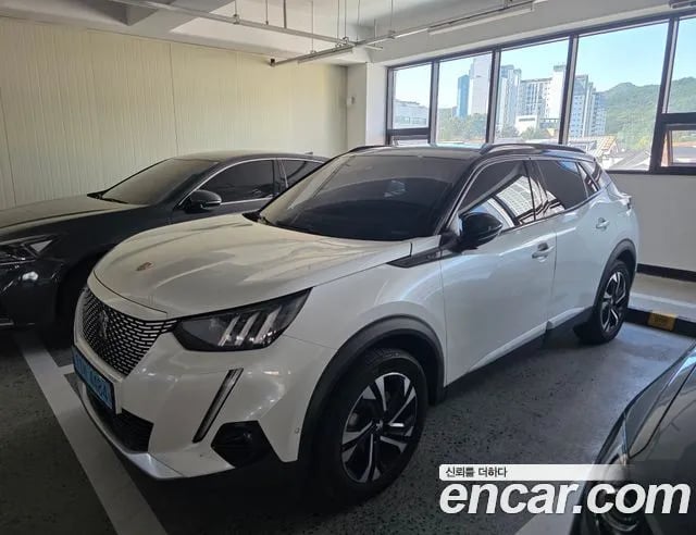 Peugeot 2008 e-2008 second generation 2021 года - вид 4