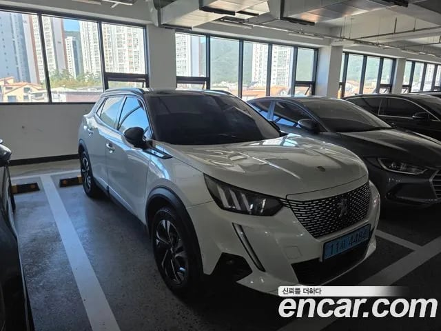 Peugeot 2008 e-2008 second generation 2021 года - вид 6