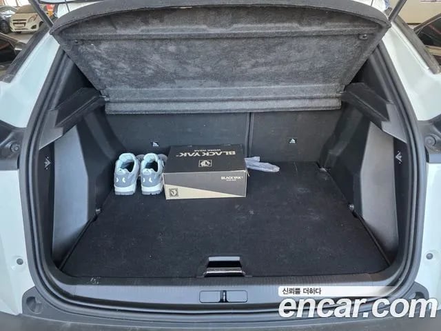 Peugeot 2008 e-2008 second generation 2021 года - похожие автомобили
