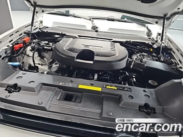 Land Rover Defender Bitdefender (L663) 2023 года - вид 6