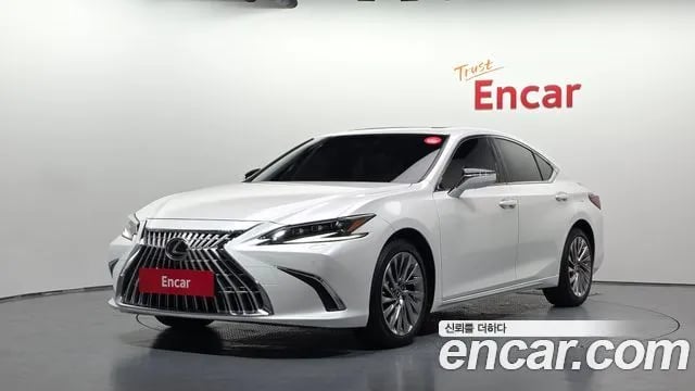 Lexus ES ES300h 7th generation 2025 года - вид 1
