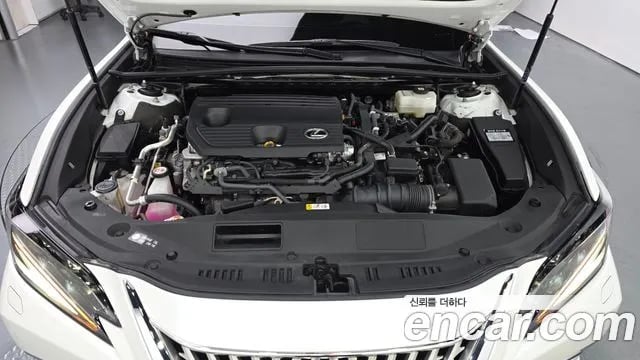 Lexus ES ES300h 7th generation 2025 года - вид 6