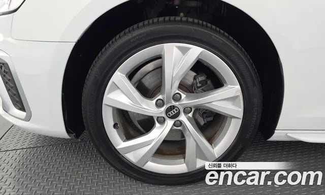 Audi A4 A4 (B9) 2021 года - похожие автомобили