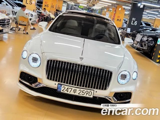 Bentley Flying Spur Flying Spur 3rd Generation 2020 года - похожие автомобили