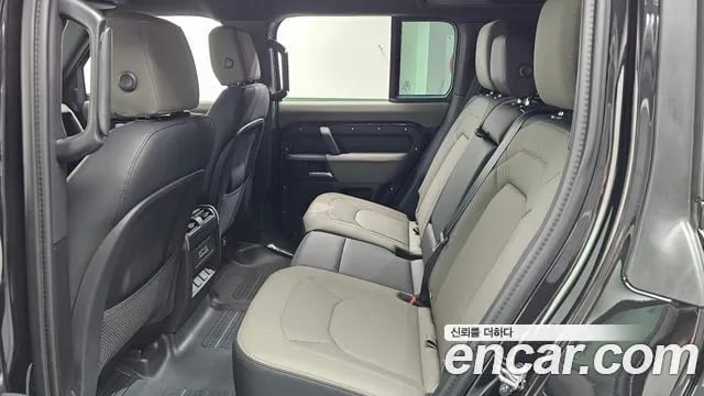 Land Rover Defender Bitdefender (L663) 2026 года - вид 4