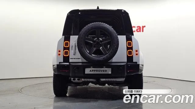 Land Rover Defender Bitdefender (L663) 2026 года - похожие автомобили