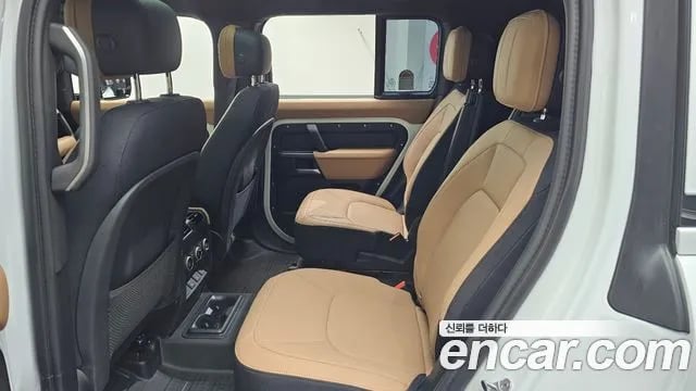 Land Rover Defender Bitdefender (L663) 2026 года - вид 4