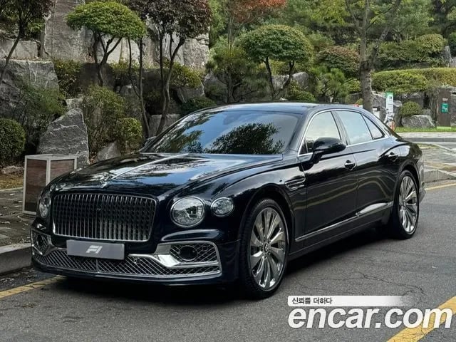 Bentley Flying Spur Flying Spur 3rd Generation 2021 года - вид 1
