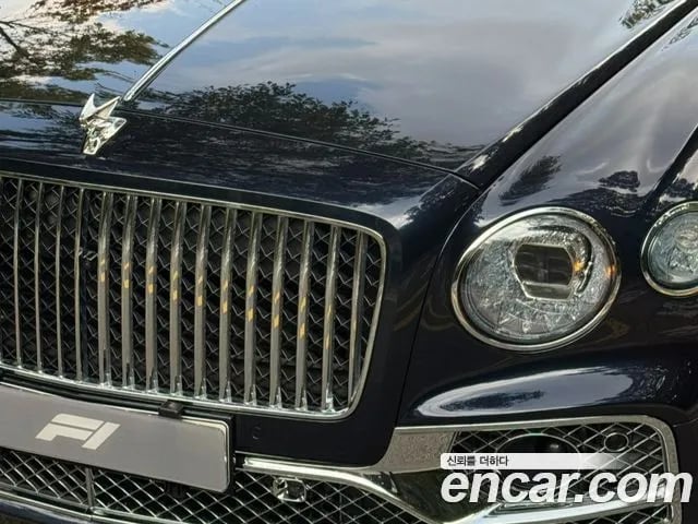 Bentley Flying Spur Flying Spur 3rd Generation 2021 года - вид 3