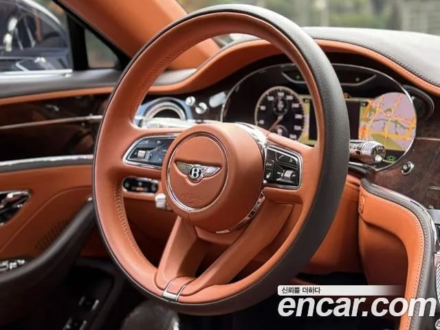 Bentley Flying Spur Flying Spur 3rd Generation 2021 года - похожие автомобили