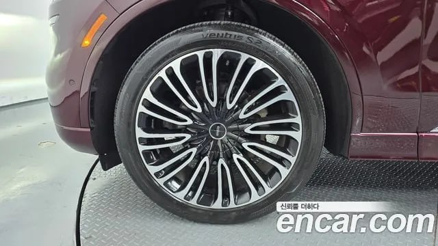 Lincoln Aviator Aviator 2nd generation 2020 года - вид 5