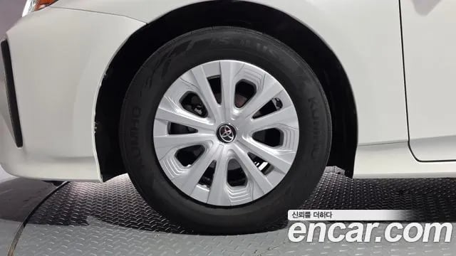 Toyota Prius Prius 4th Generation 2019 года - вид 5
