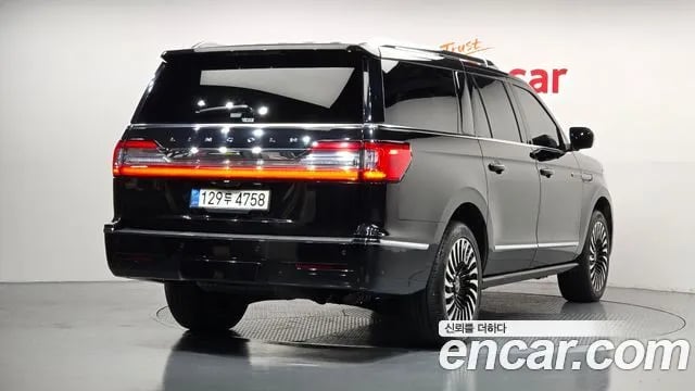Lincoln Navigator Navigator 4th generation 2021 года - вид 2