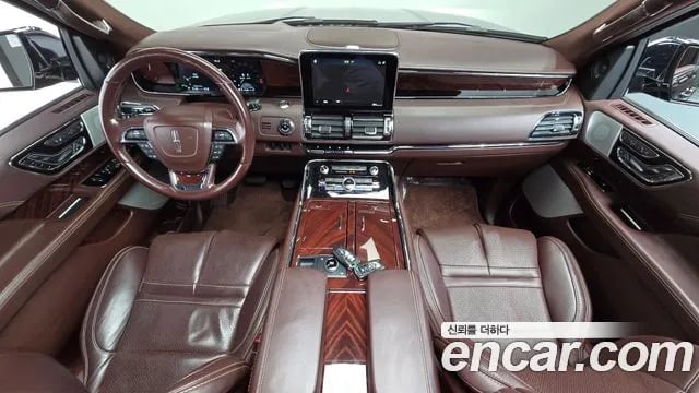Lincoln Navigator Navigator 4th generation 2021 года - похожие автомобили