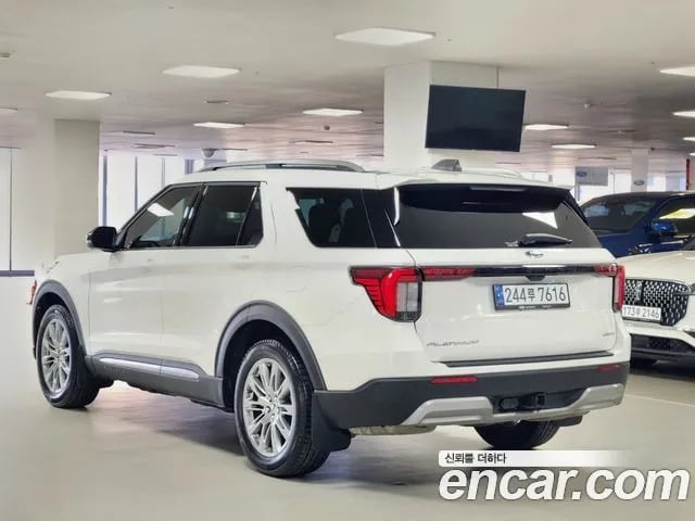 Ford Explorer Explorer 6th Generation 2025 года - вид 2