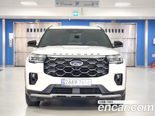 Ford Explorer Explorer 6th Generation 2025 года - вид 3
