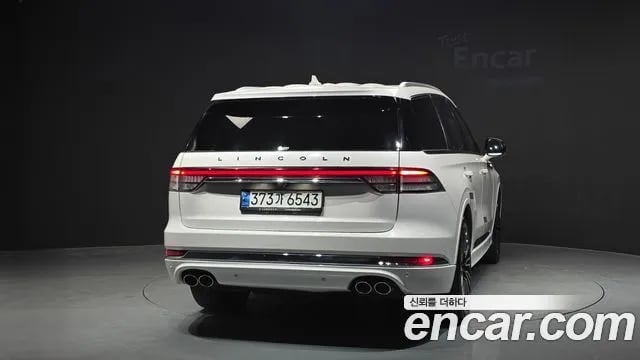 Lincoln Aviator Aviator 2nd generation 2023 года - вид 4