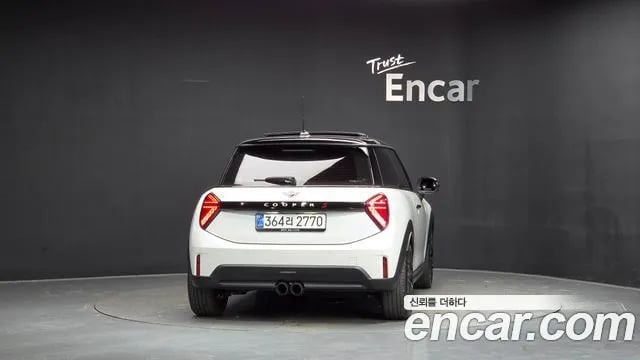 Mini Cooper Cooper S 4th Generation 2025 года - вид 3