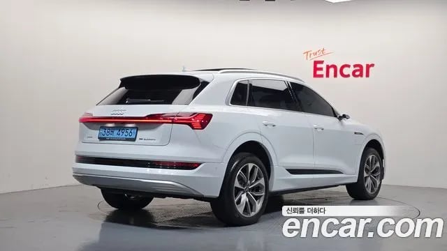 Audi e-tron e-Tron 2022 года - вид 2