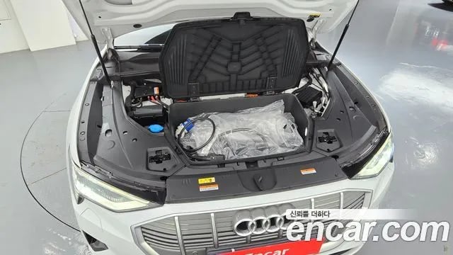Audi e-tron e-Tron 2022 года - вид 6