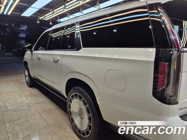 Cadillac Escalade Escalade 5th Generation 2022 года - вид 3