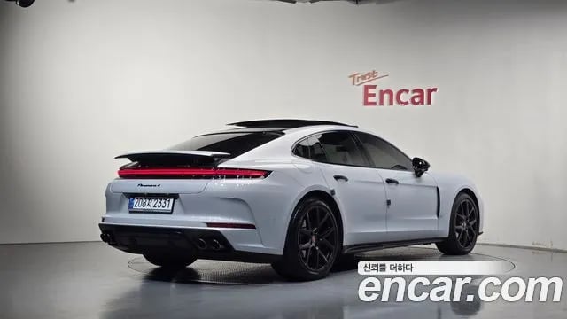 Porsche Panamera Panamera (976) 2025 года - вид 2