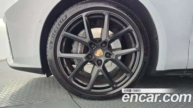 Porsche Panamera Panamera (976) 2025 года - вид 5