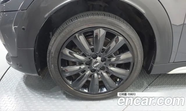 Mini Countryman Cooper SD Country Man 2019 года - вид 4