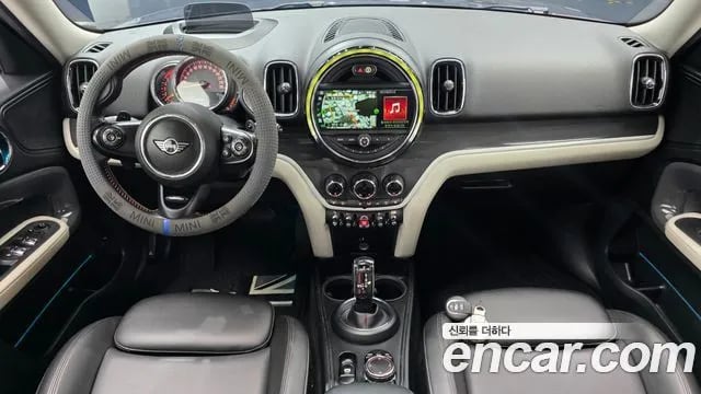 Mini Countryman Cooper SD Country Man 2019 года - вид 6