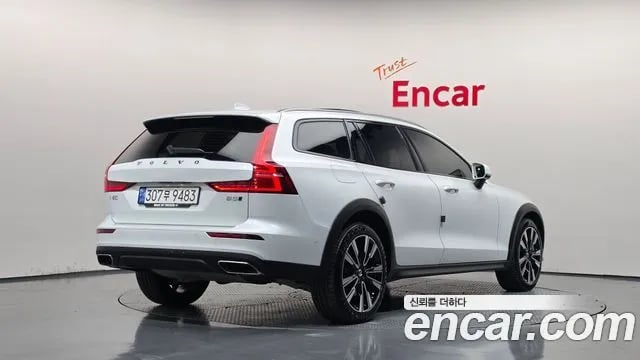 Volvo V60 V60 Cross-country 2nd Generation 2022 года - вид 1