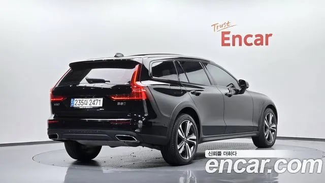 Volvo V60 V60 Cross-country 2nd Generation 2021 года - вид 2