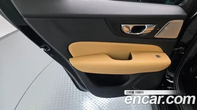 Volvo V60 V60 Cross-country 2nd Generation 2021 года - похожие автомобили
