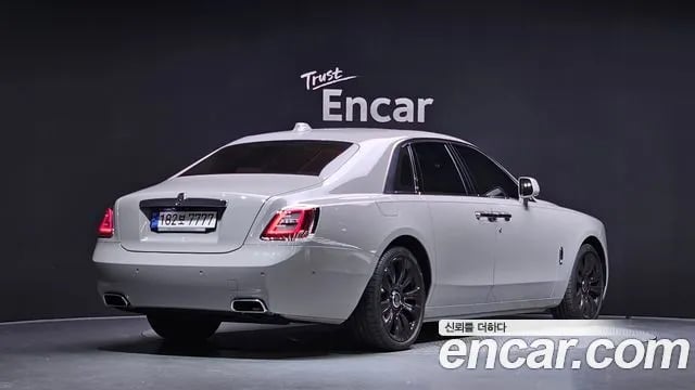 Rolls-Royce Ghost Ghost 2nd Generation 2020 года - вид 2