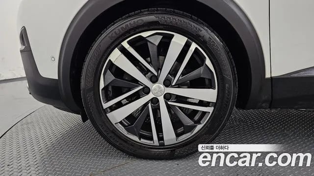 Peugeot 5008 5008 second generation 2018 года - вид 5