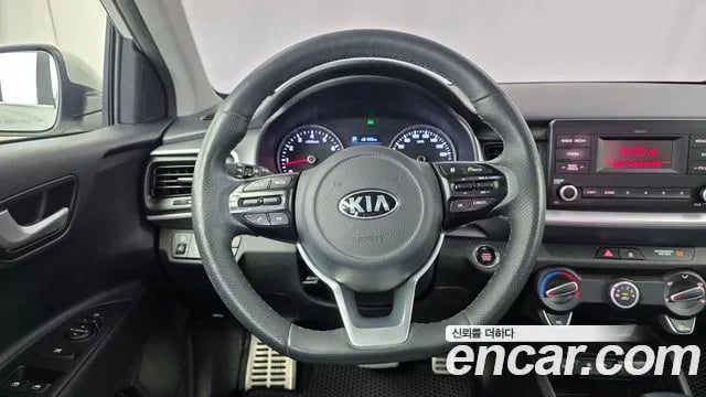 Kia Stonic Stony 2018 года - похожие автомобили