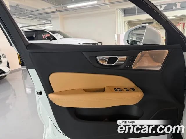 Volvo V60 V60 Cross-country 2nd Generation 2025 года - похожие автомобили