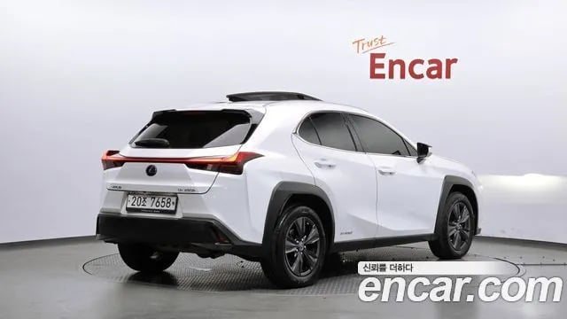 Lexus UX UX250h 2019 года - вид 2