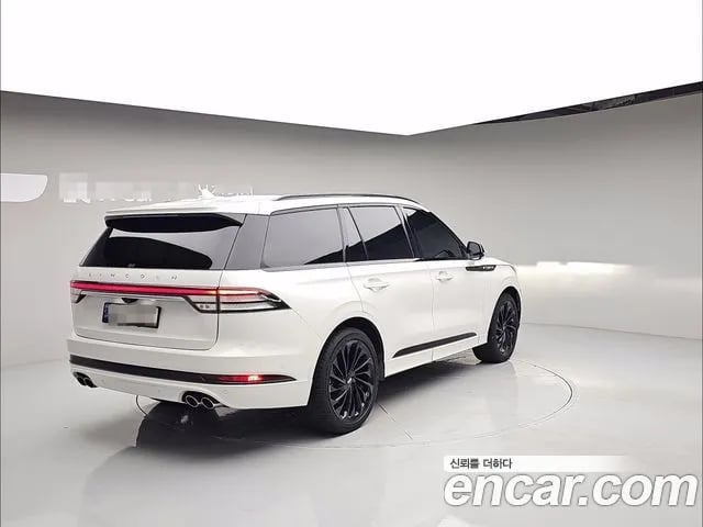 Lincoln Aviator Aviator 2nd generation 2023 года - вид 2